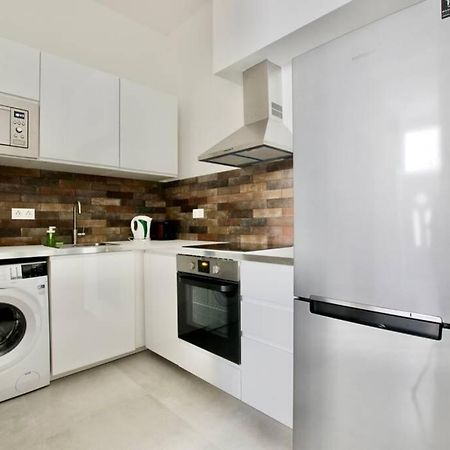 Premium Apartment By Hi5 - Central 3 Bedroom Budapeste Exterior foto